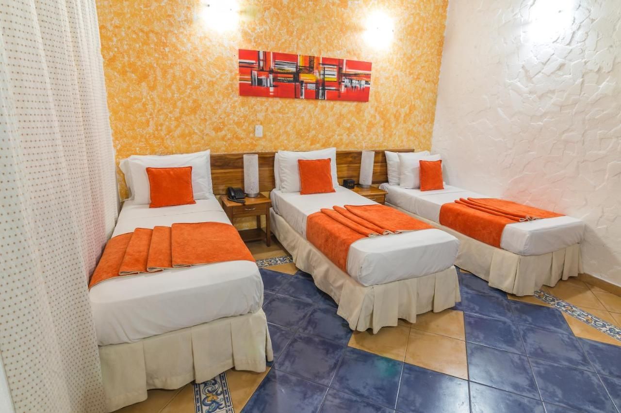 3 Banderas Hotel 3*