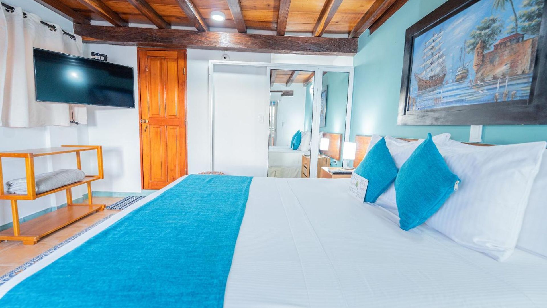 Hotel 3 Banderas 3*