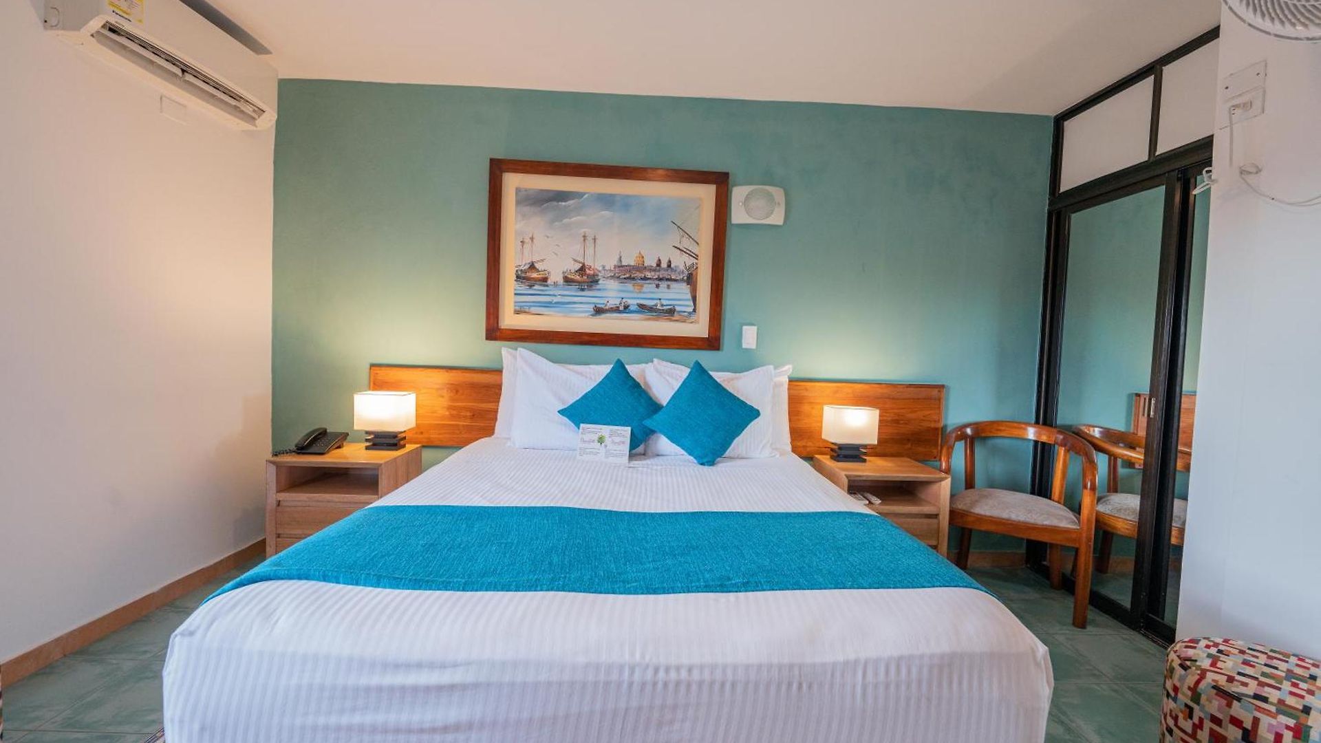 3 Banderas Hotel