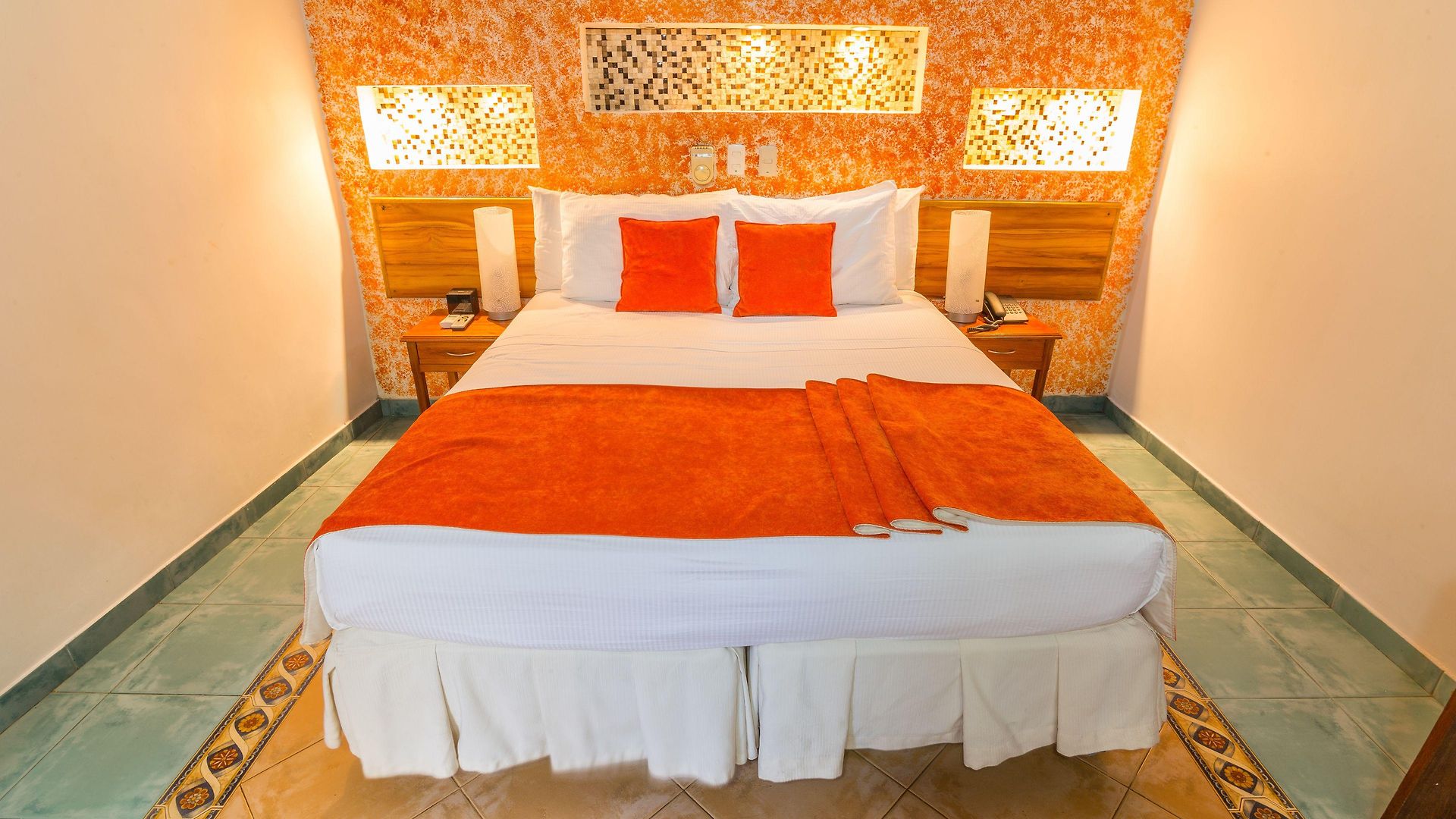 Hotel 3 Banderas 3*