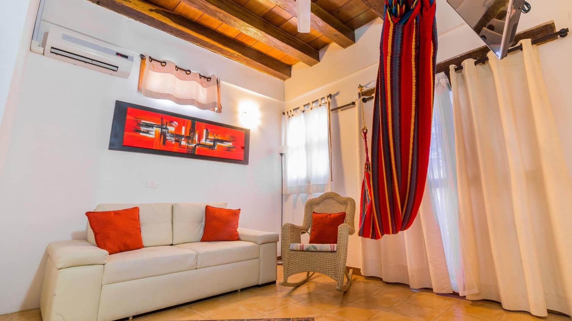 Hotel 3 Banderas 3*