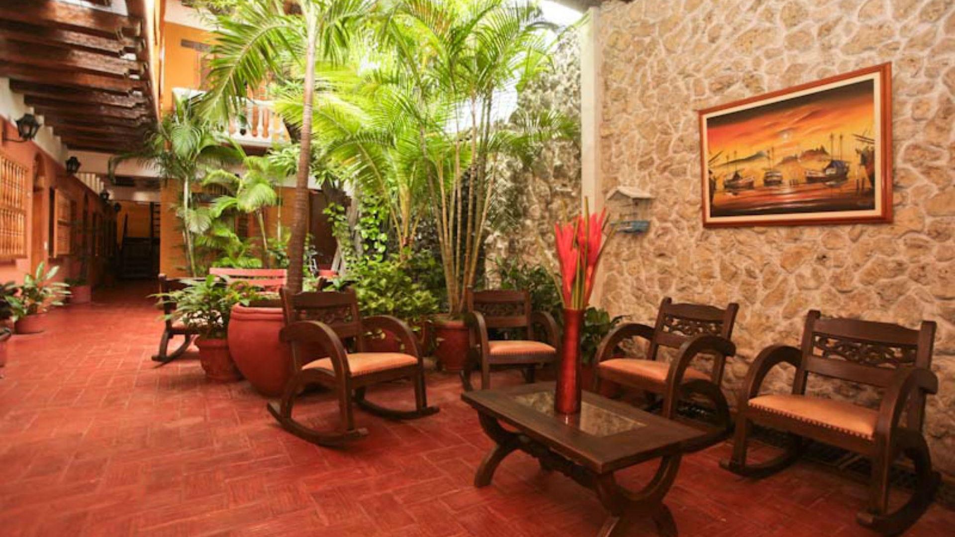 Hotel 3 Banderas 3*