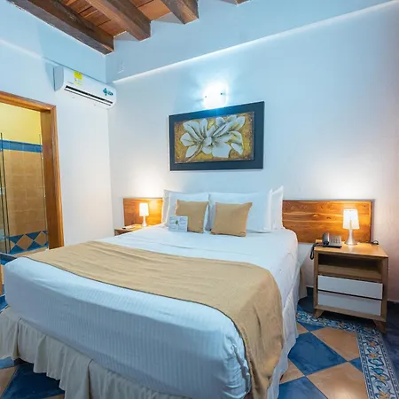Hotel 3 Banderas 3*