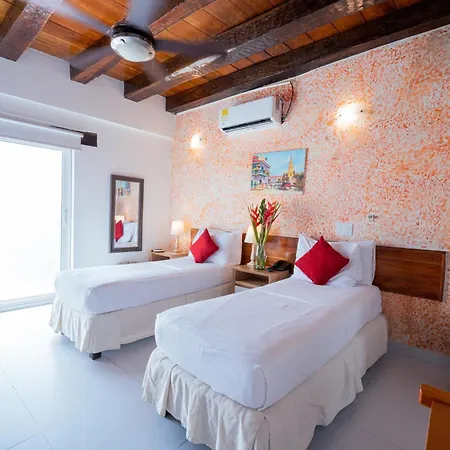 Hotel 3 Banderas