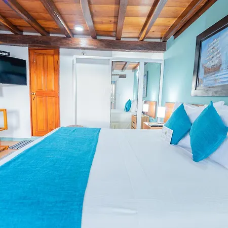 Hotel 3 Banderas 3*