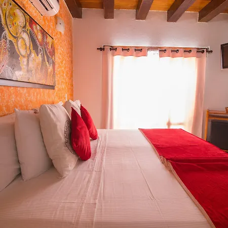 Hotel 3 Banderas 3*