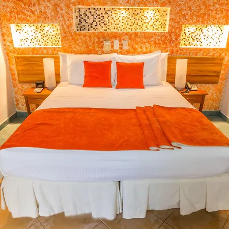 Hotel 3 Banderas 3*