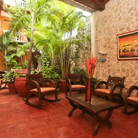 Hotel 3 Banderas 3*