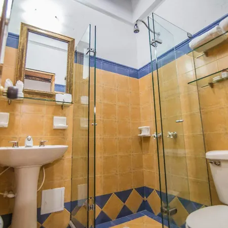 3 Banderas Hotel