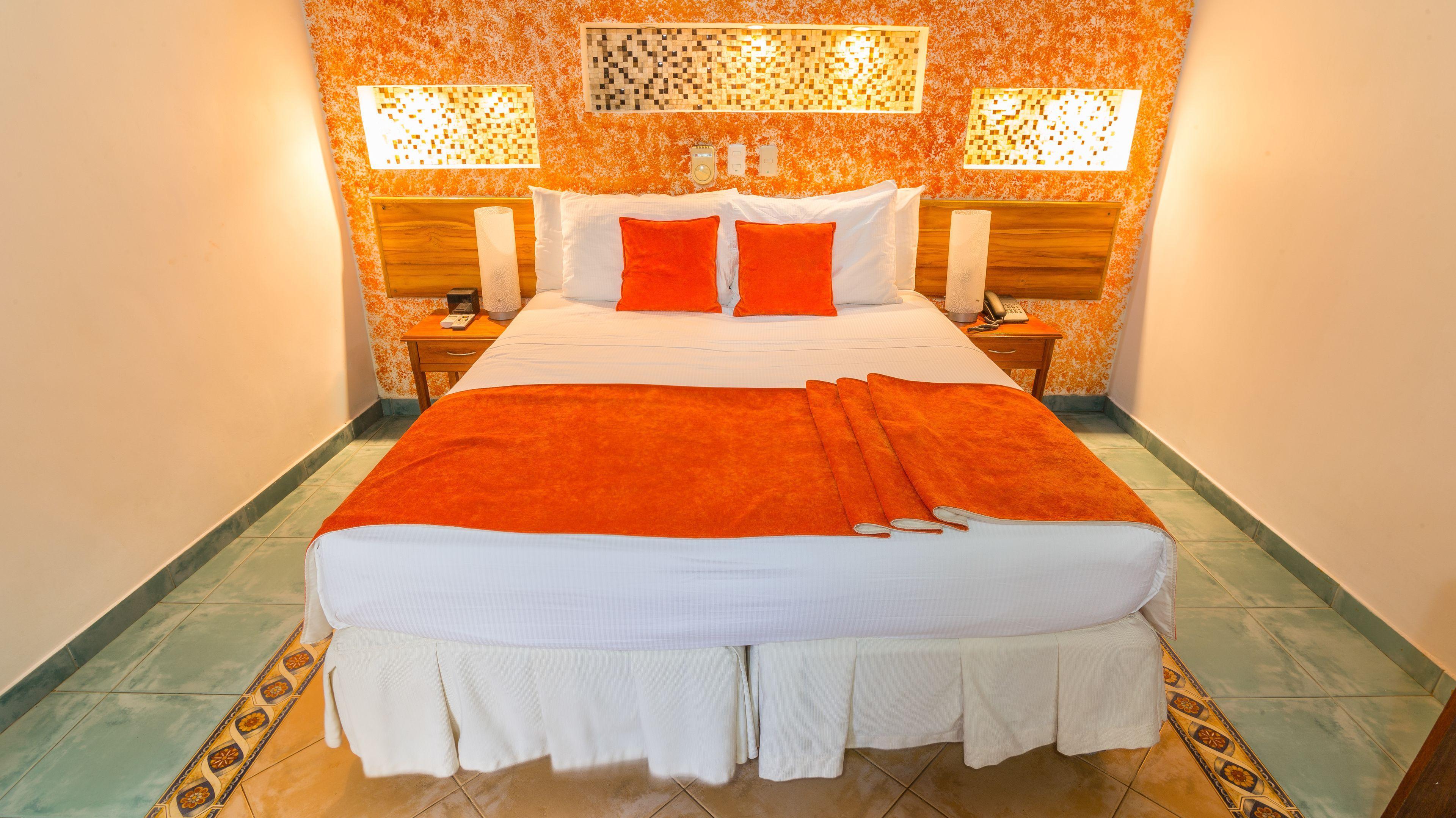 Hotel 3 Banderas 3*