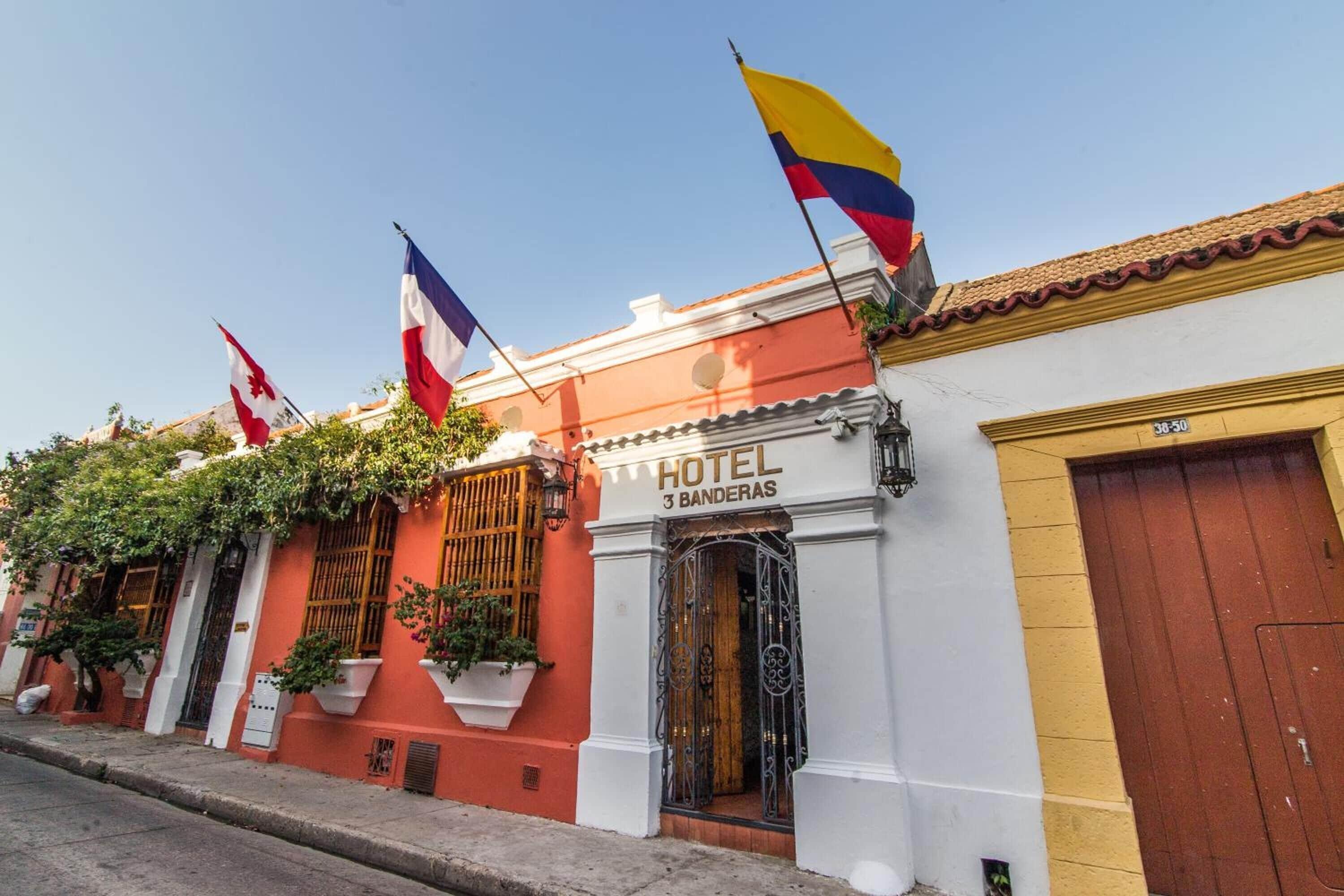 Hotel 3 Banderas 3*